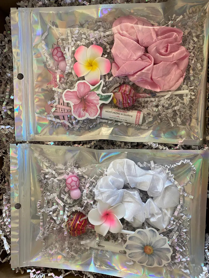 Mini-Accessory Gift Bags (Colors/Items Varies)